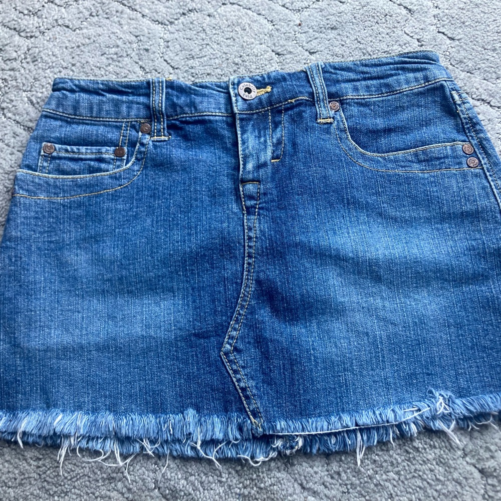 Size 5 skirt! Please view pictures